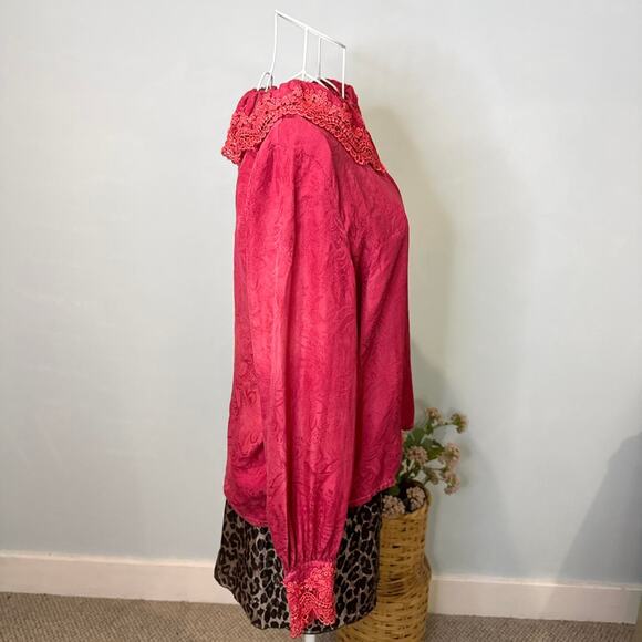 Gorgeous vintage silk lace ruffle button up blouse - Picture 5 of 8